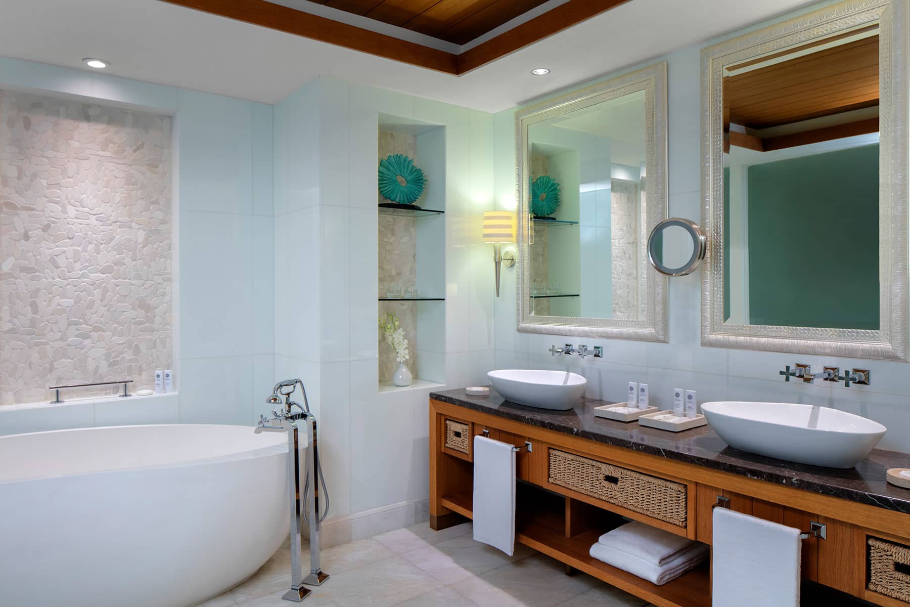Hotel & Resort Bathroom Photography: St. Regis Saadiyat Island, Abu Dhabi, UAE.